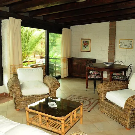 Kalema House * ジェレメアス